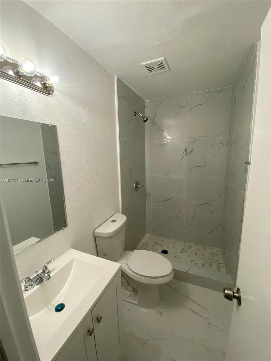 HOLLYWOOD - Residential Income