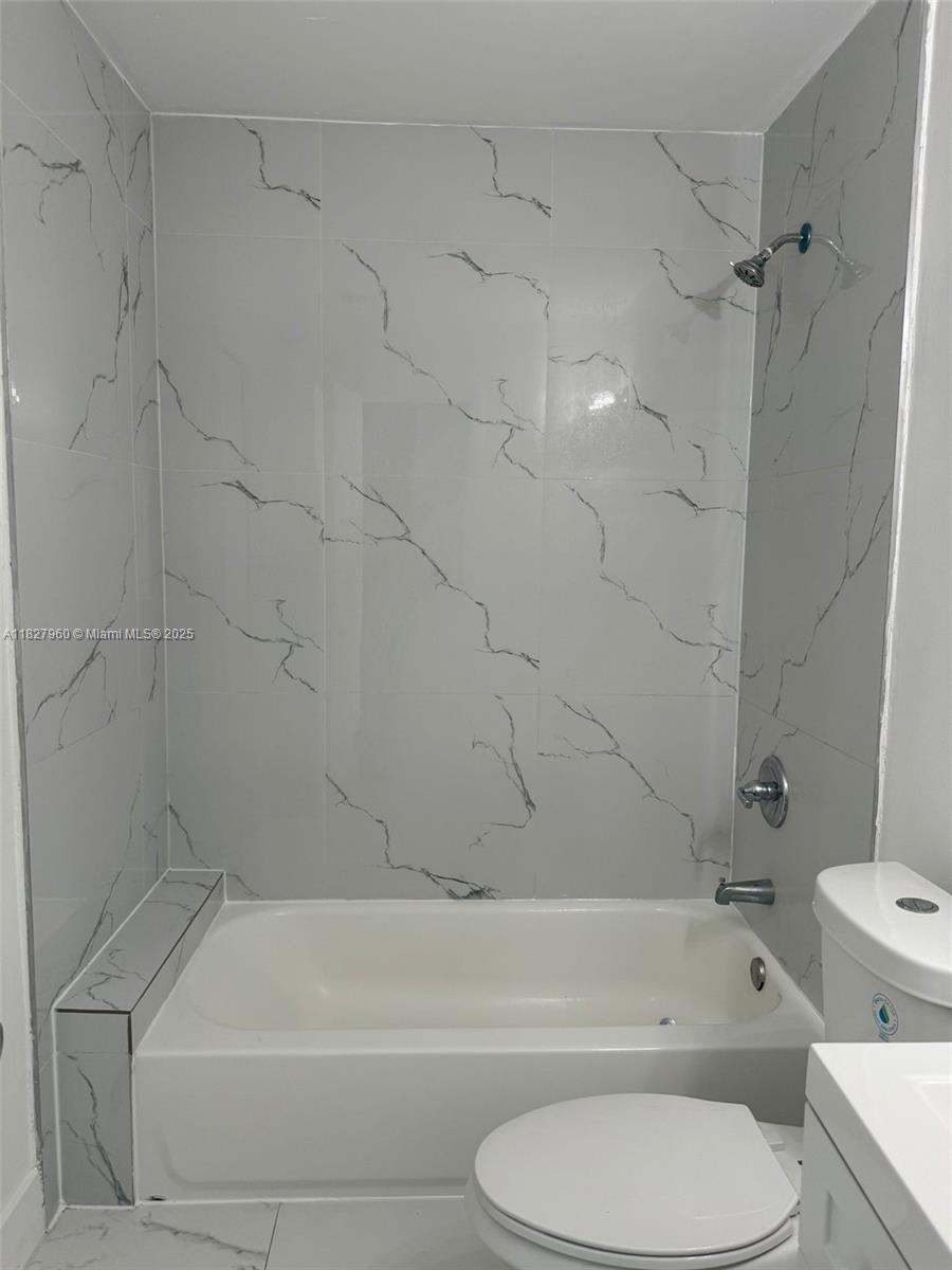 HOLLYWOOD - Residential Income