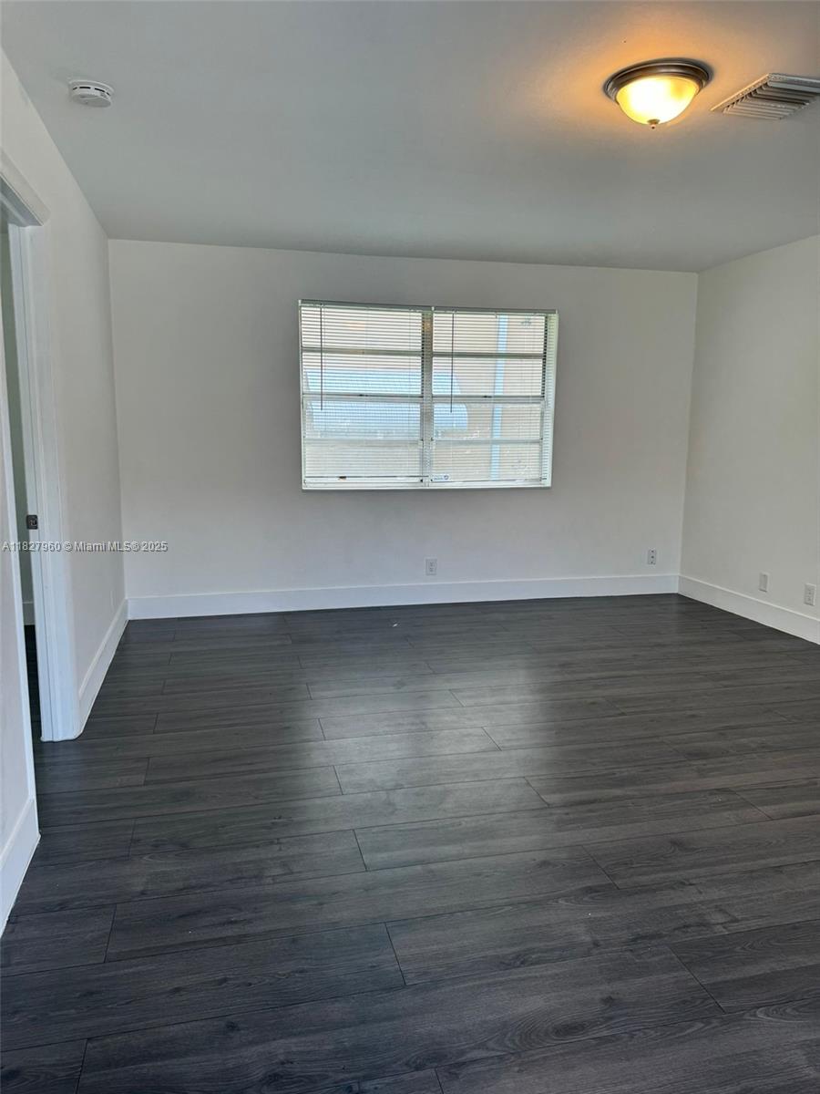 HOLLYWOOD - Residential Income