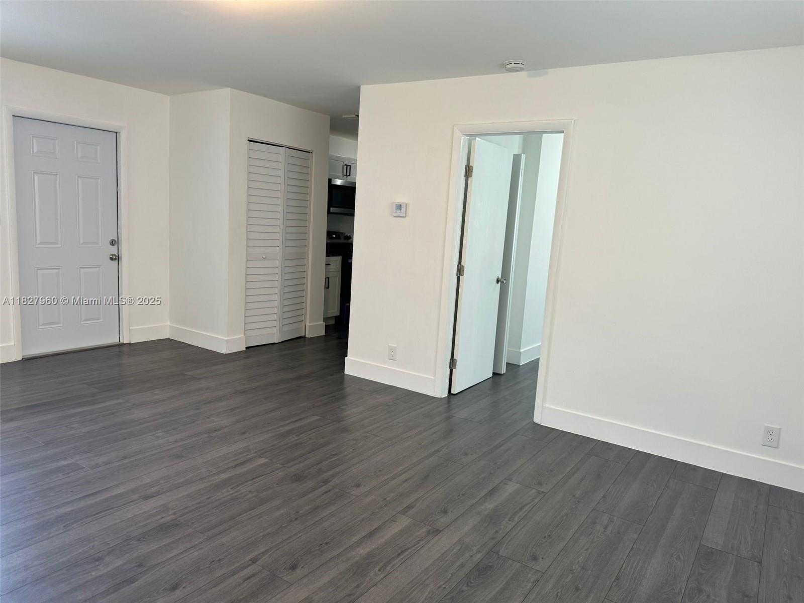 HOLLYWOOD - Residential Income