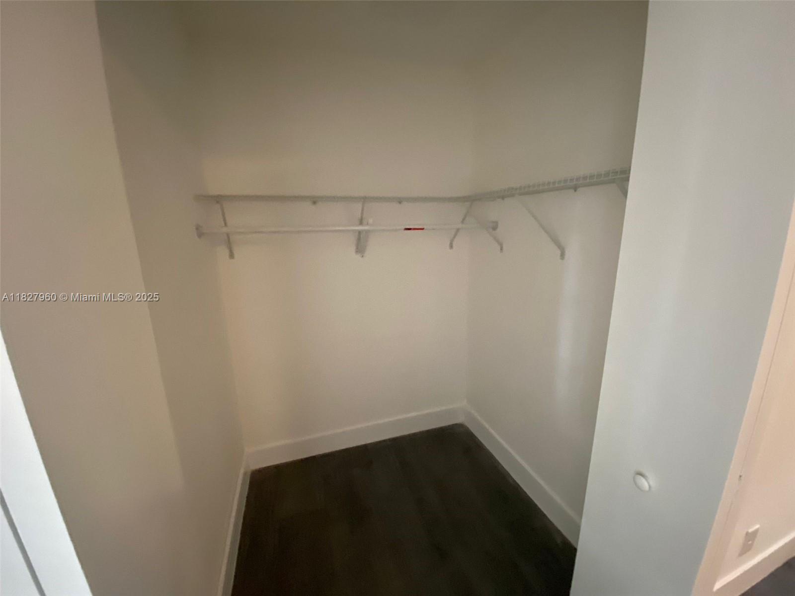 HOLLYWOOD - Residential Income