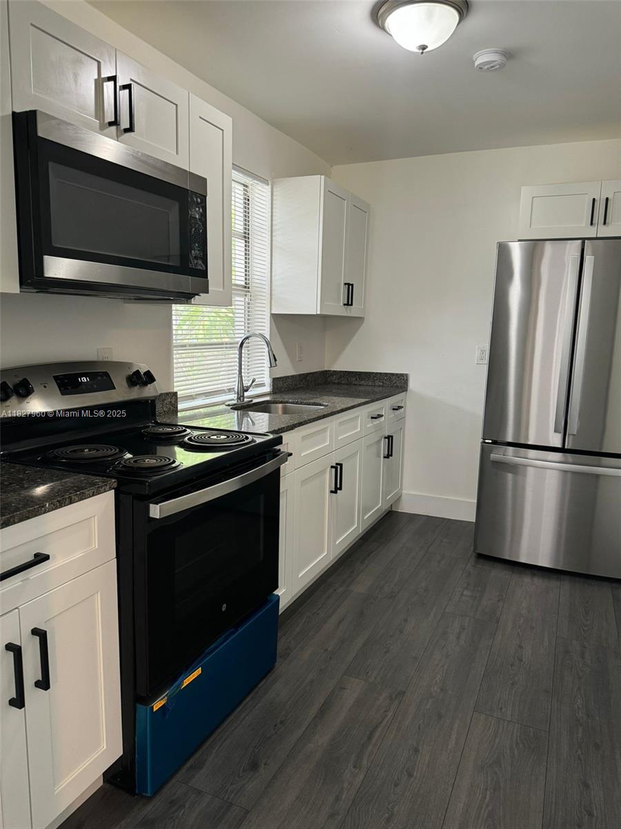 HOLLYWOOD - Residential Income