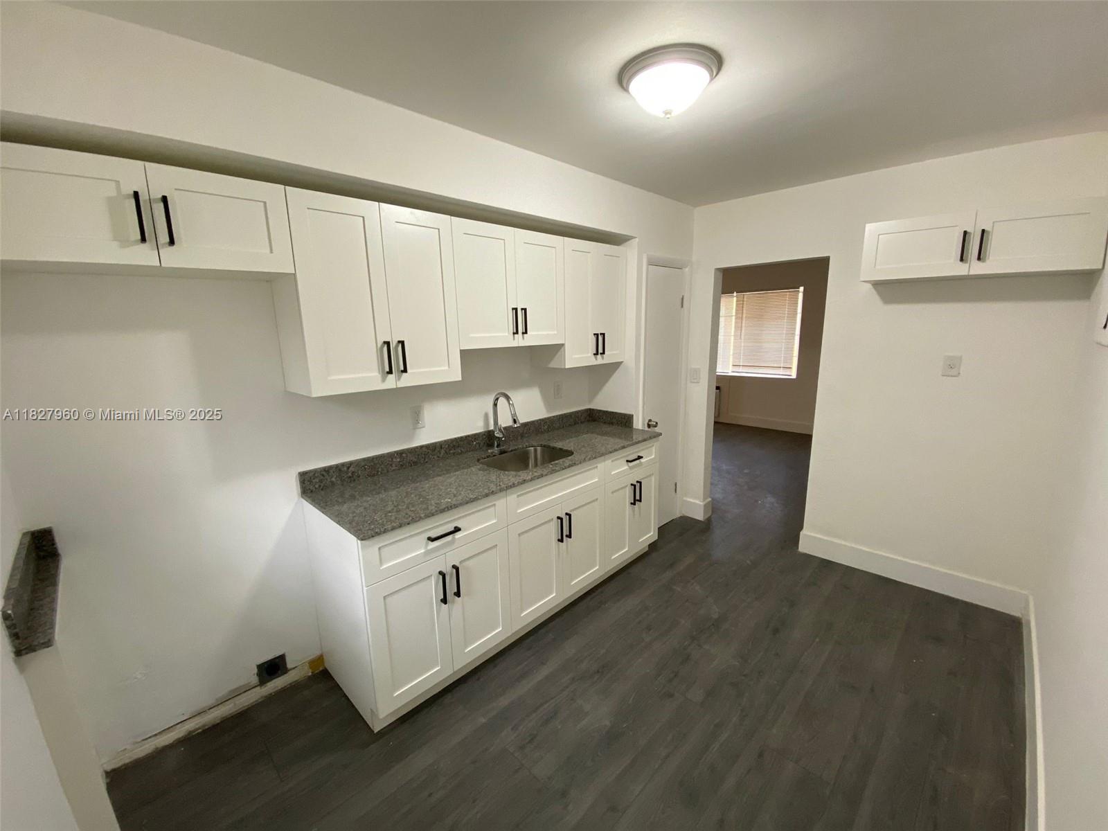 HOLLYWOOD - Residential Income