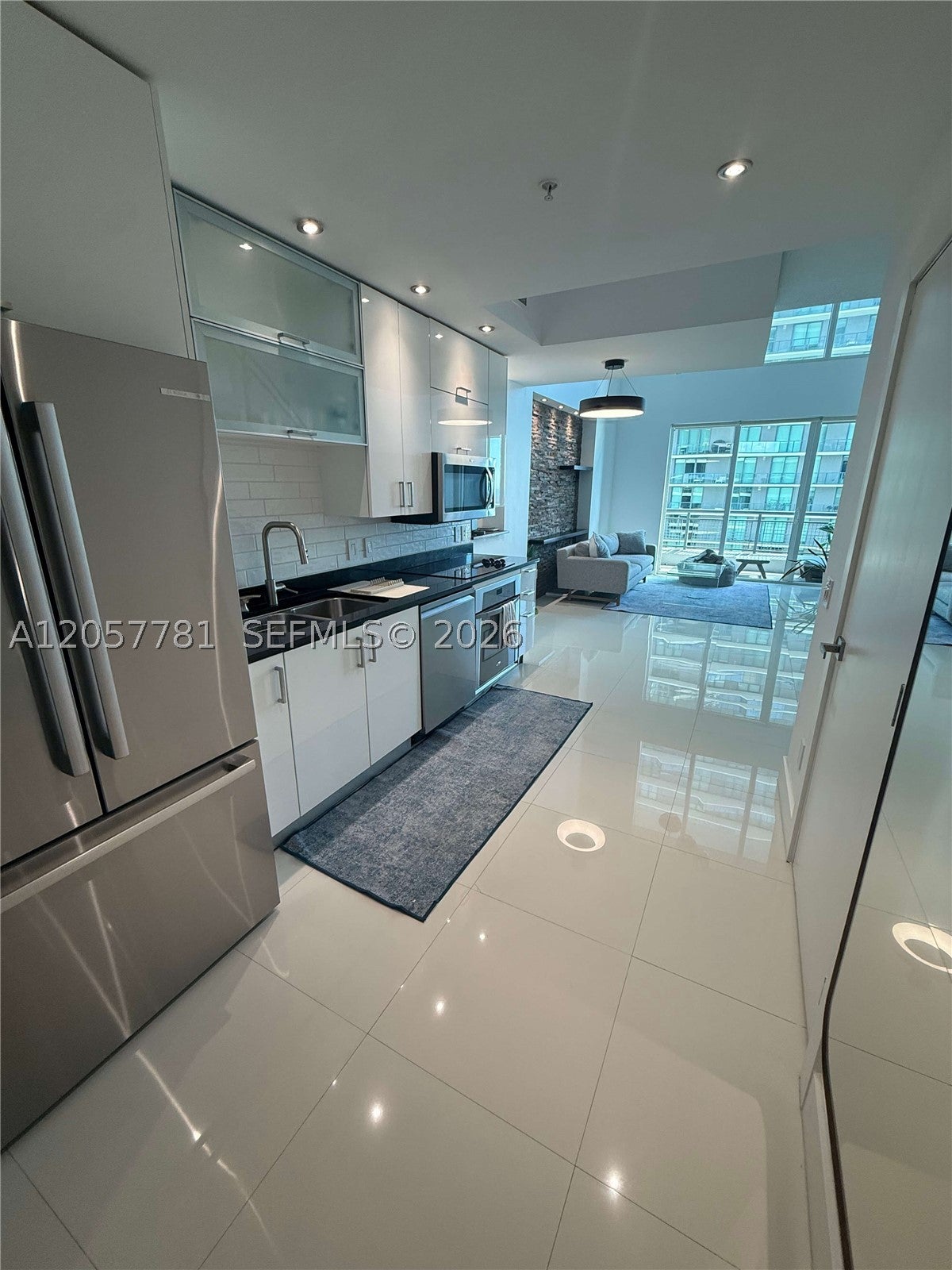 60 SW 13th St 3808