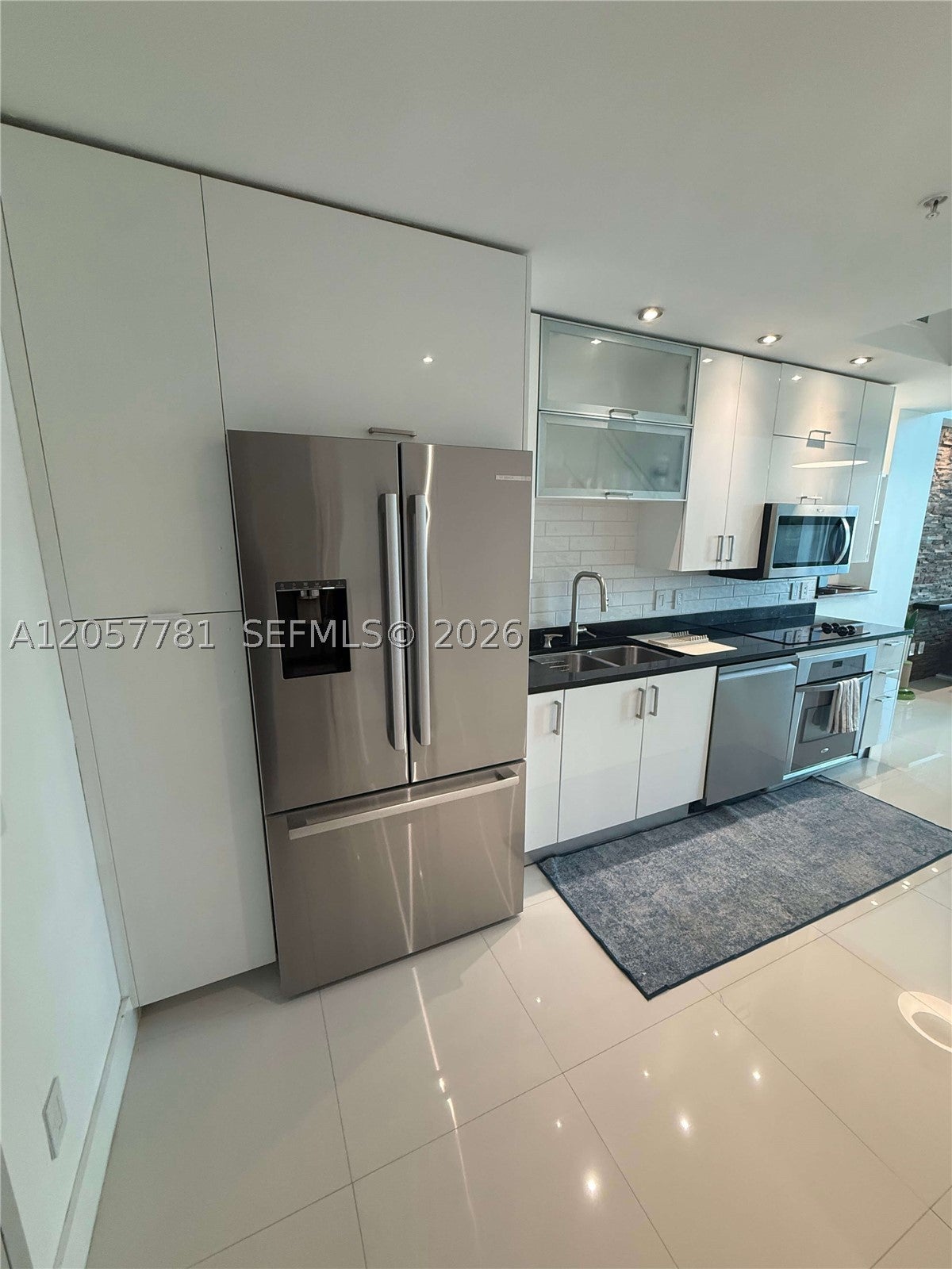 60 SW 13th St 3808