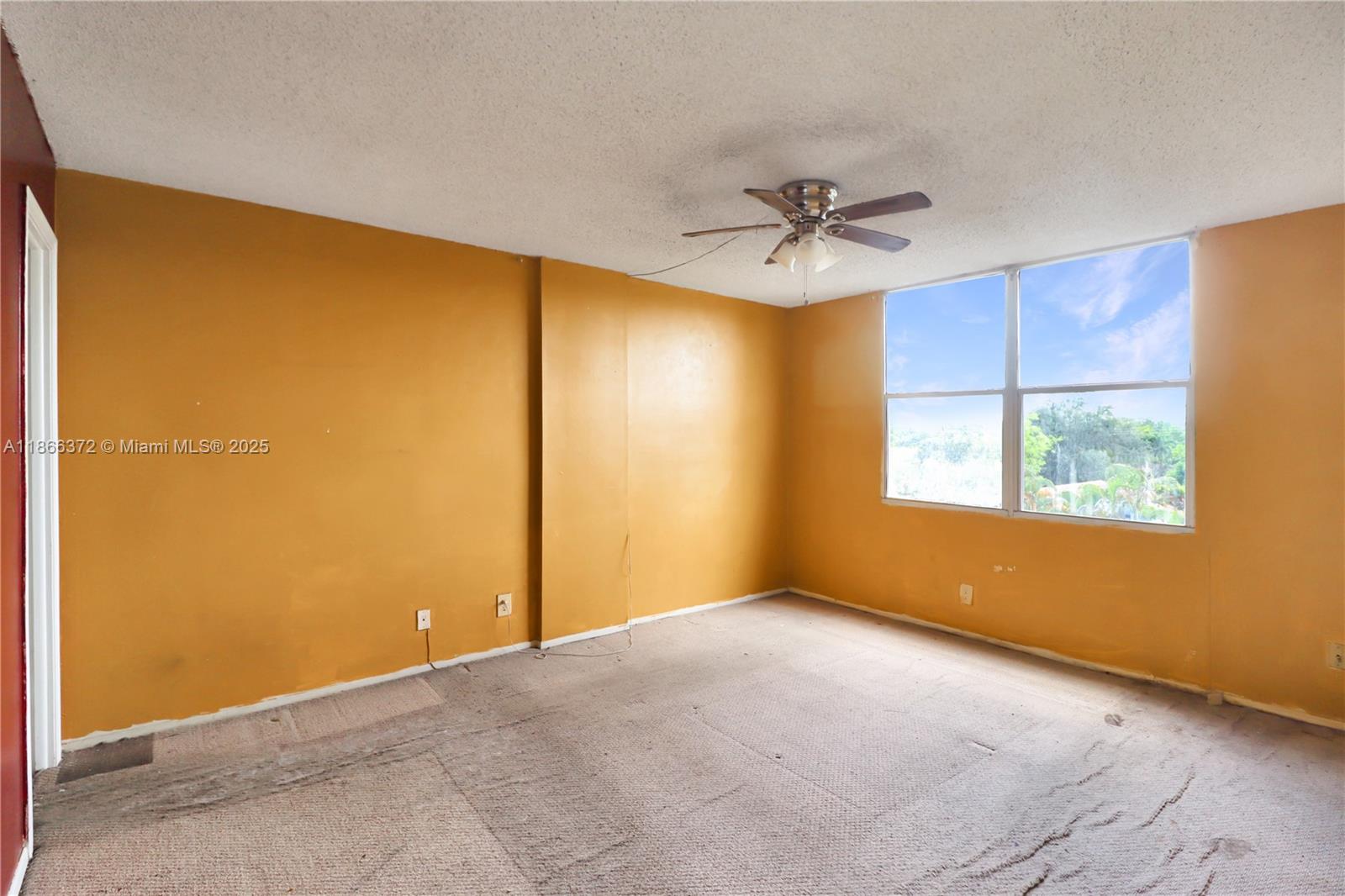 ROYAL PARK CONDO - Residential