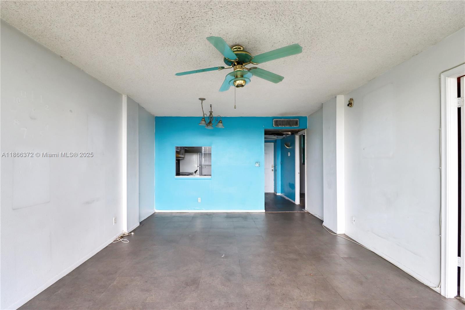 110 Royal Park Dr 3C