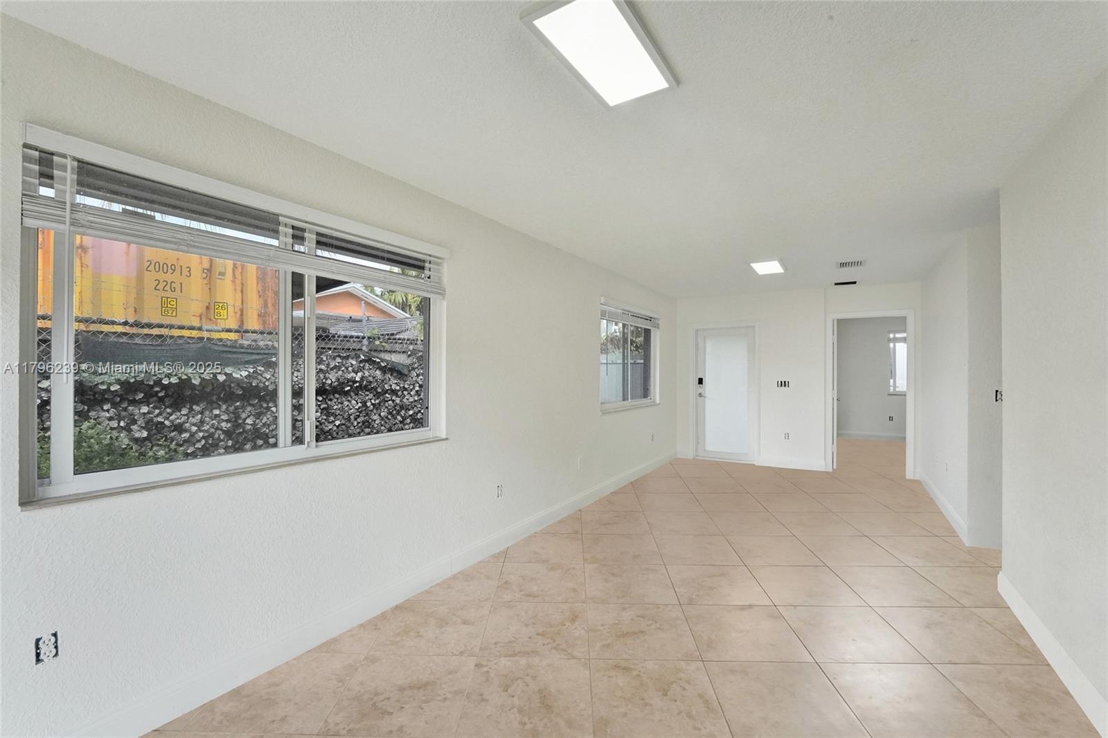1154 NW 103rd St 1156