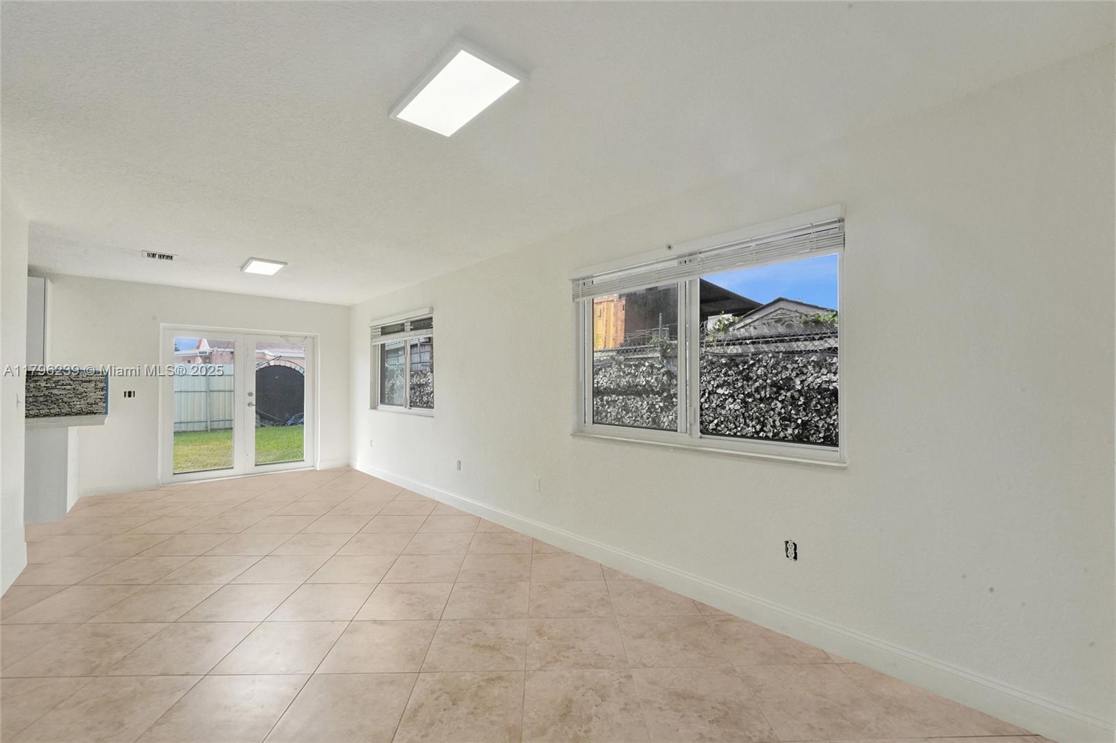 1154 NW 103rd St 1156