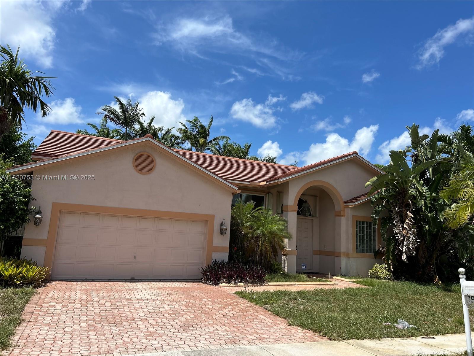 10257 SW 12th St, Pembroke Pines, FL, 33025/$619,000 1 10257 SW 12th St