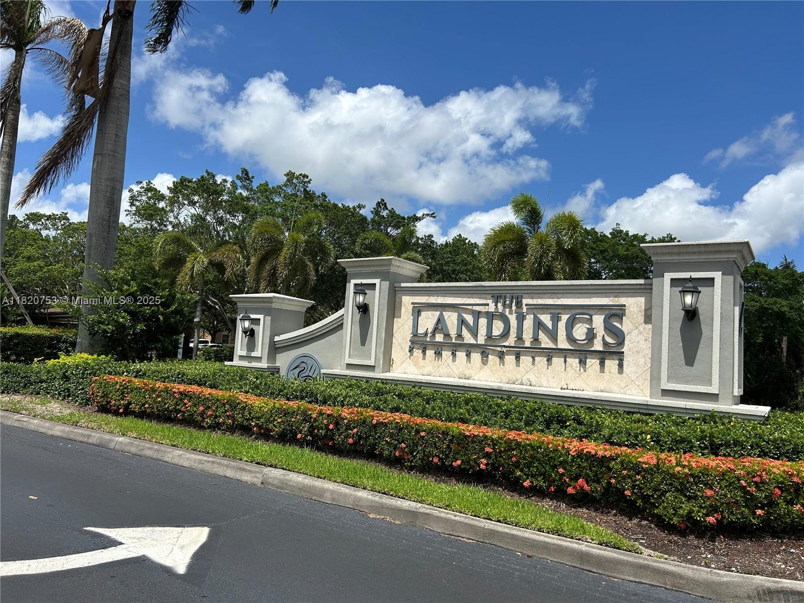 10257 Sw 12th St, Pembroke Pines, Miami-Dade County, Florida - 4 Bedrooms  
3 Bathrooms - 