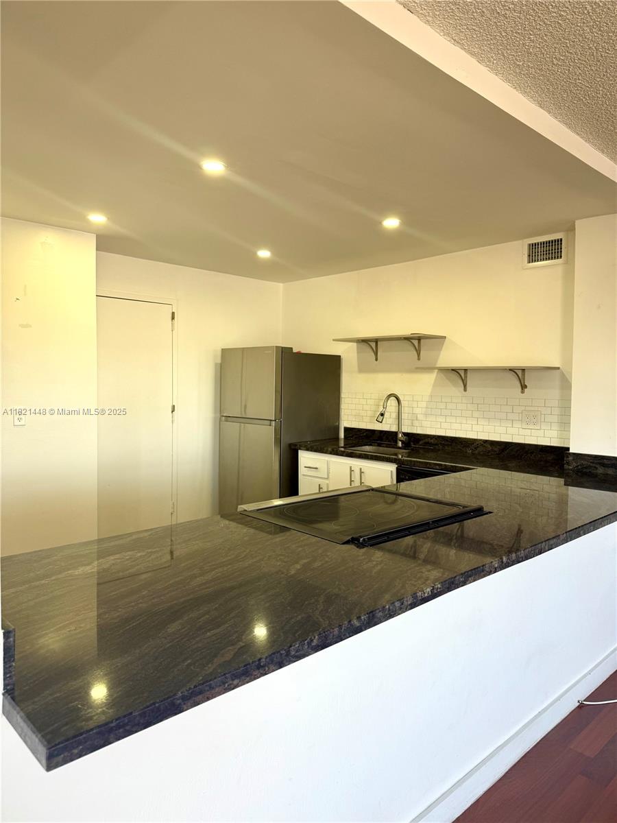 OCEAN VIEW TOWERS CONDO - Residential Lease