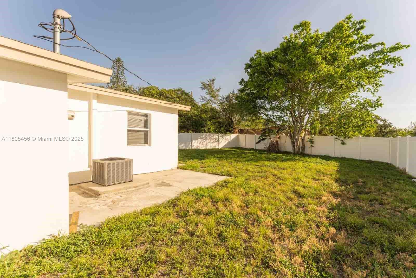 4351 NE 18th Ave, Pompano Beach, FL, 33064/$400,000 3 4351 NE 18th Ave