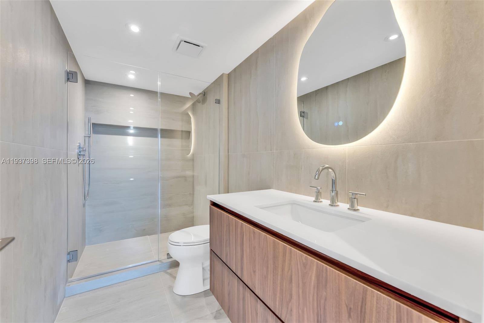 TURNBERRY TOWERS CONDO - Residential