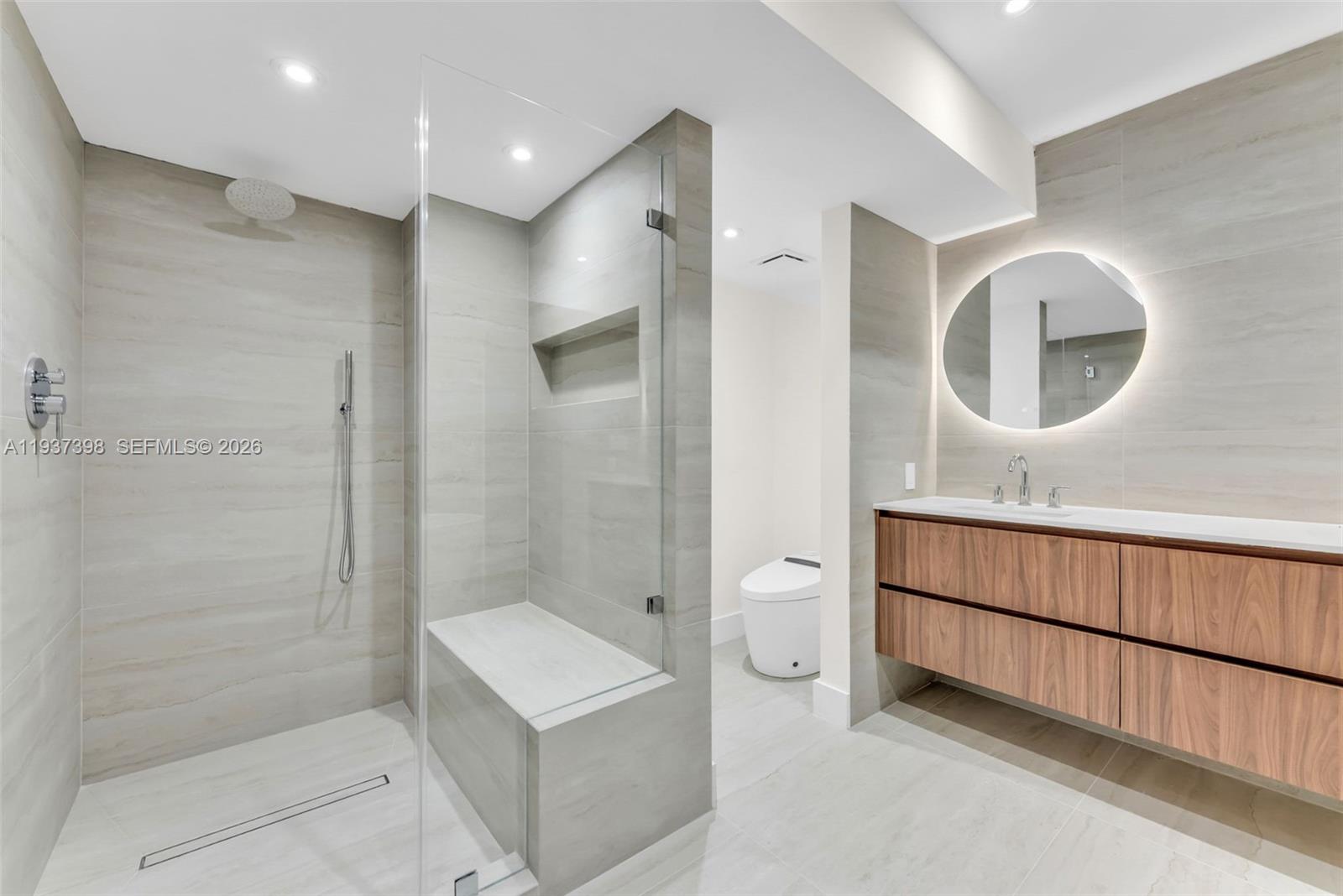 TURNBERRY TOWERS CONDO - Residential