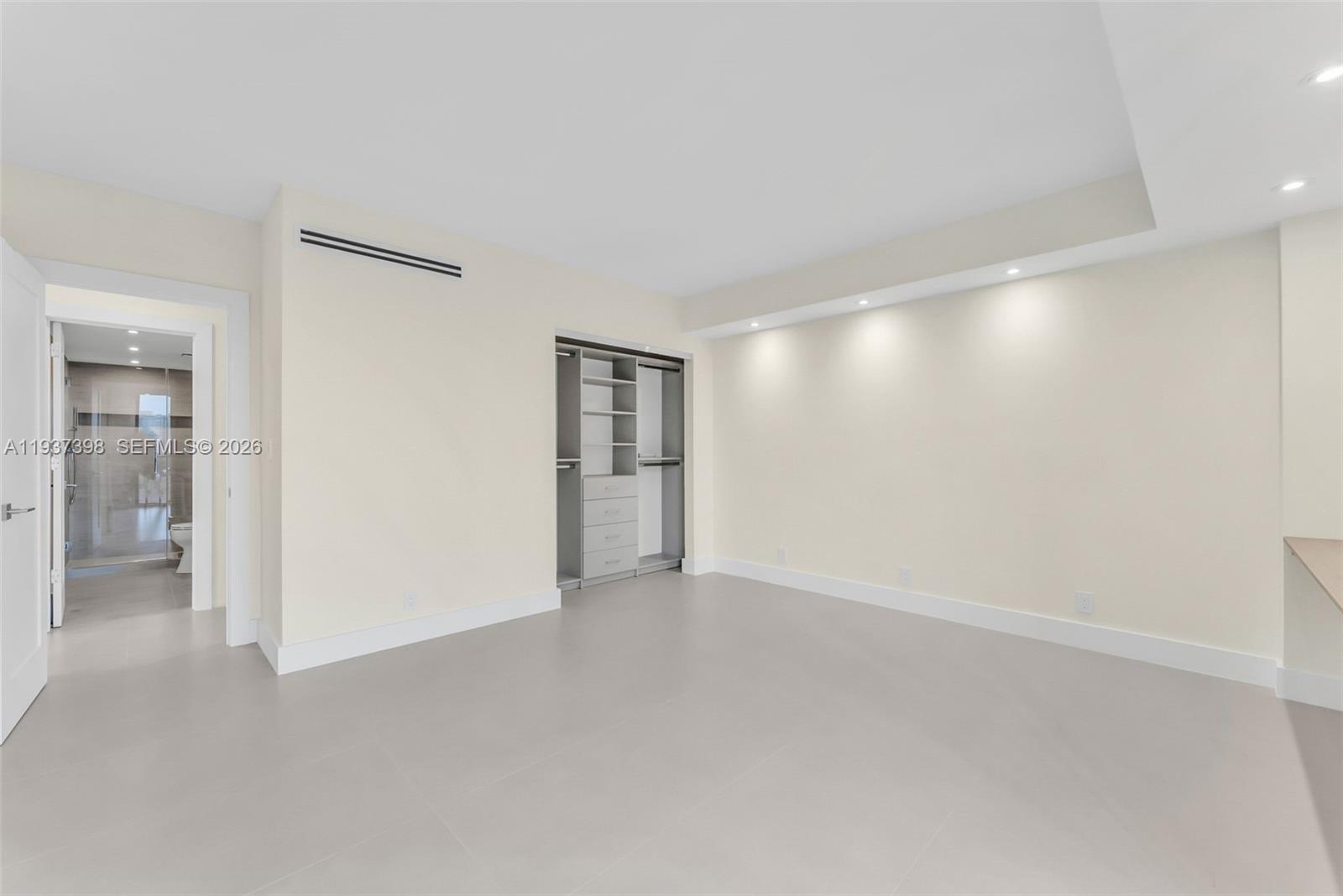 TURNBERRY TOWERS CONDO - Residential