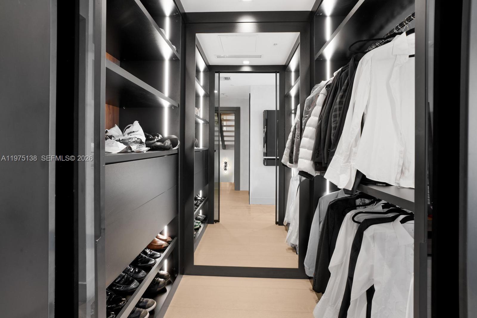 IVY CONDO - Residential