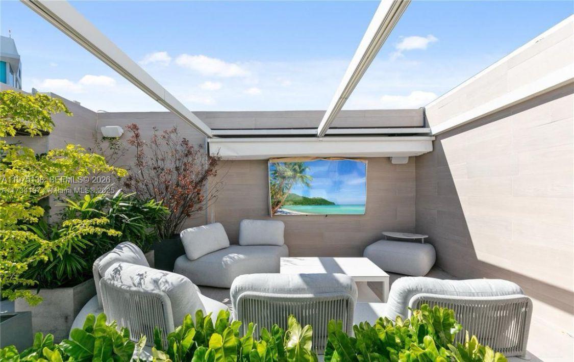 IVY CONDO - Residential