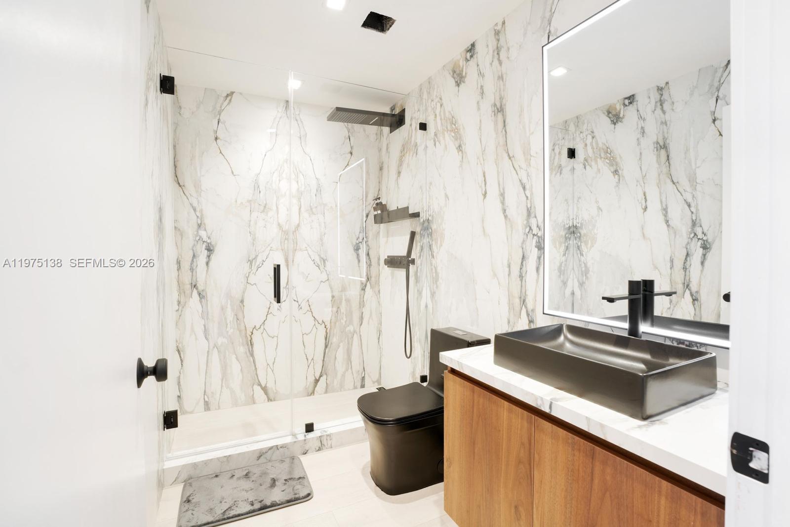 IVY CONDO - Residential