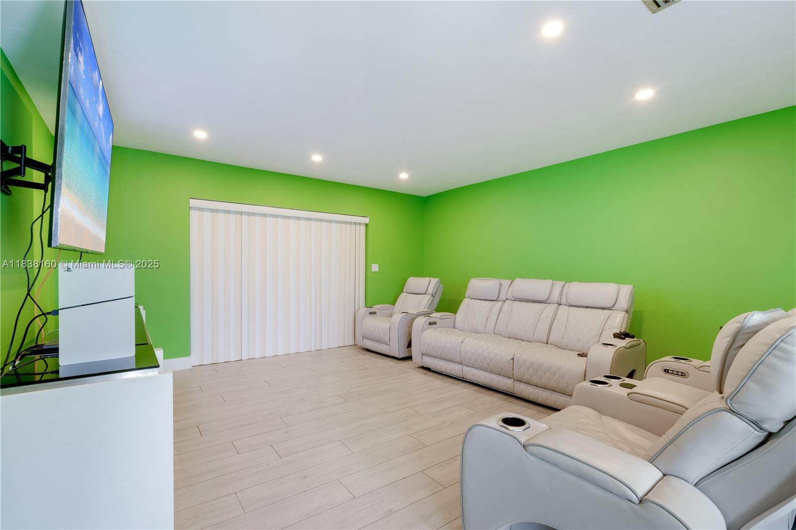 DIST:30 - Residential