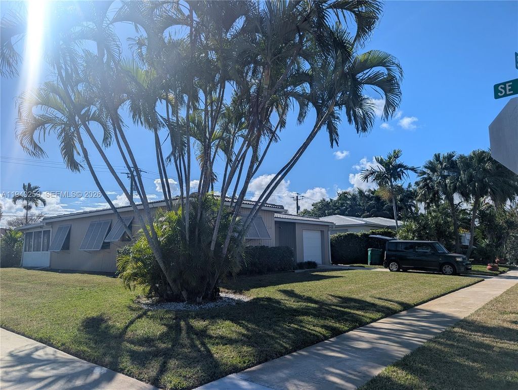 Photo of 238 SE 3rd St, Dania Beach, FL 33004 (MLS # A11940259)