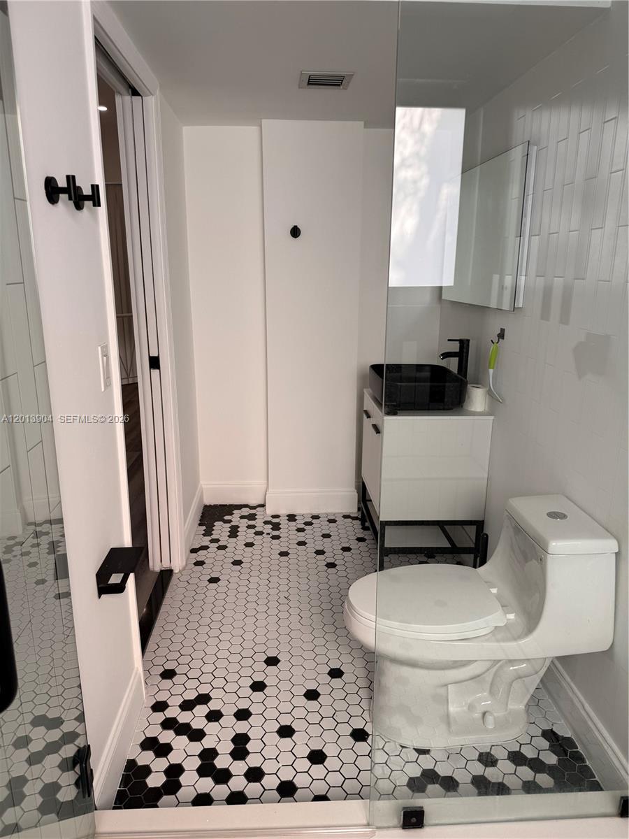 HAYNSWORTH VILLAGE - Residential Lease