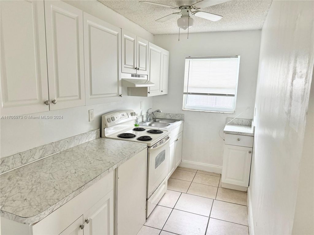 Photo of 2410 NW 14th St #1-2, Fort Lauderdale, FL 33311 (MLS # A11705973)