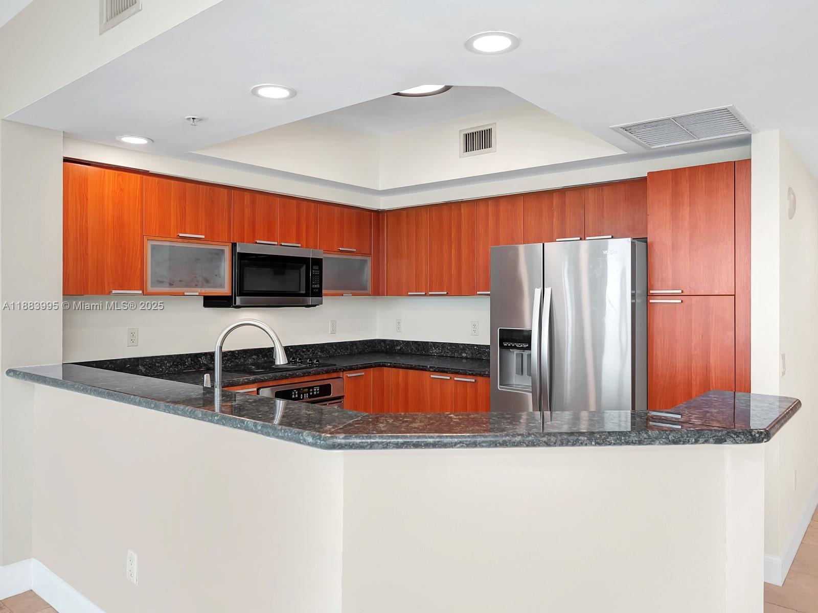 THE OAKS I CONDO - Residential