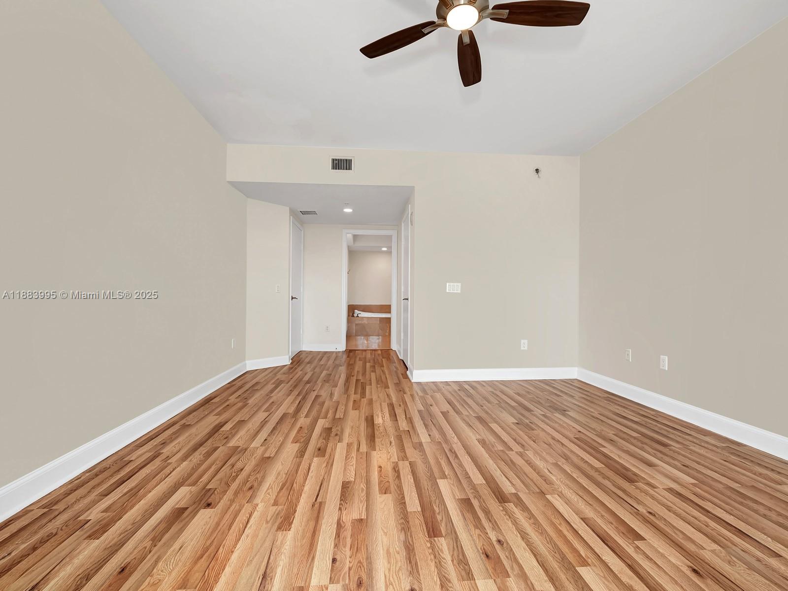 THE OAKS I CONDO - Residential