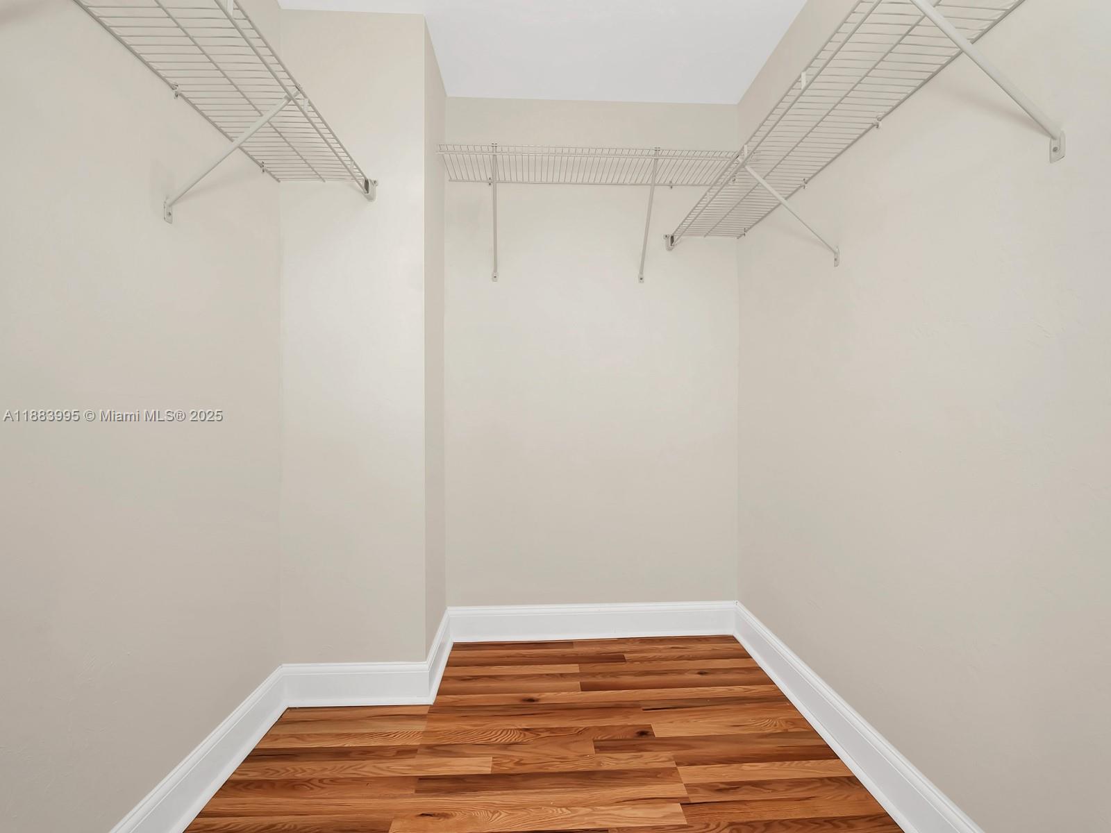 THE OAKS I CONDO - Residential