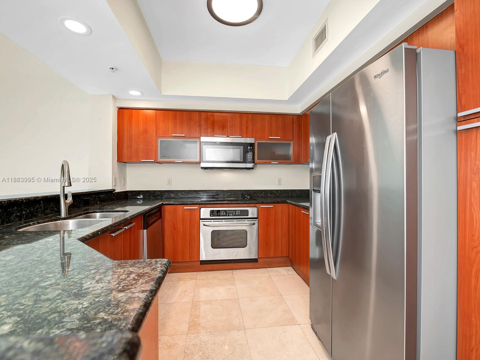THE OAKS I CONDO - Residential