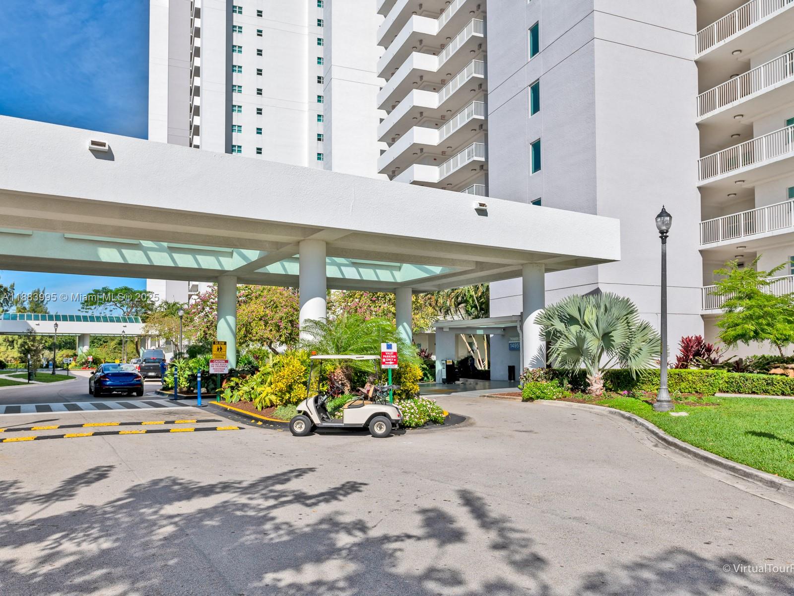 THE OAKS I CONDO - Residential