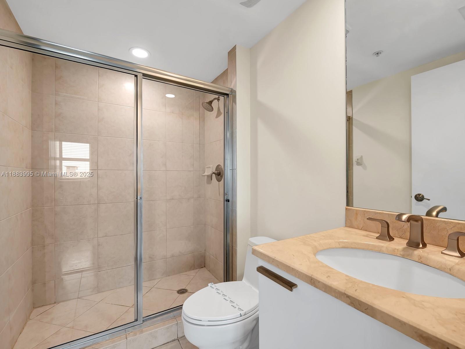THE OAKS I CONDO - Residential