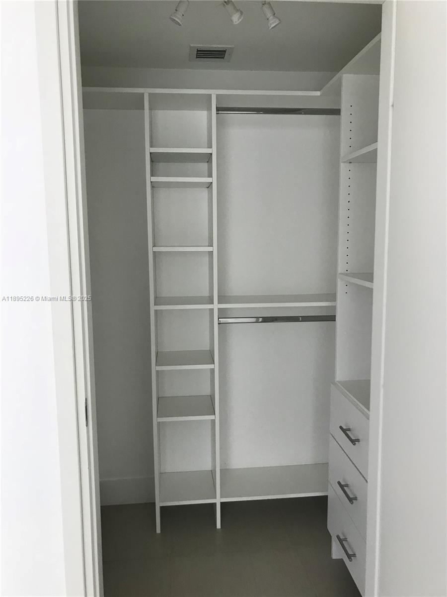 BRICKELL HOUSE - Residential Lease