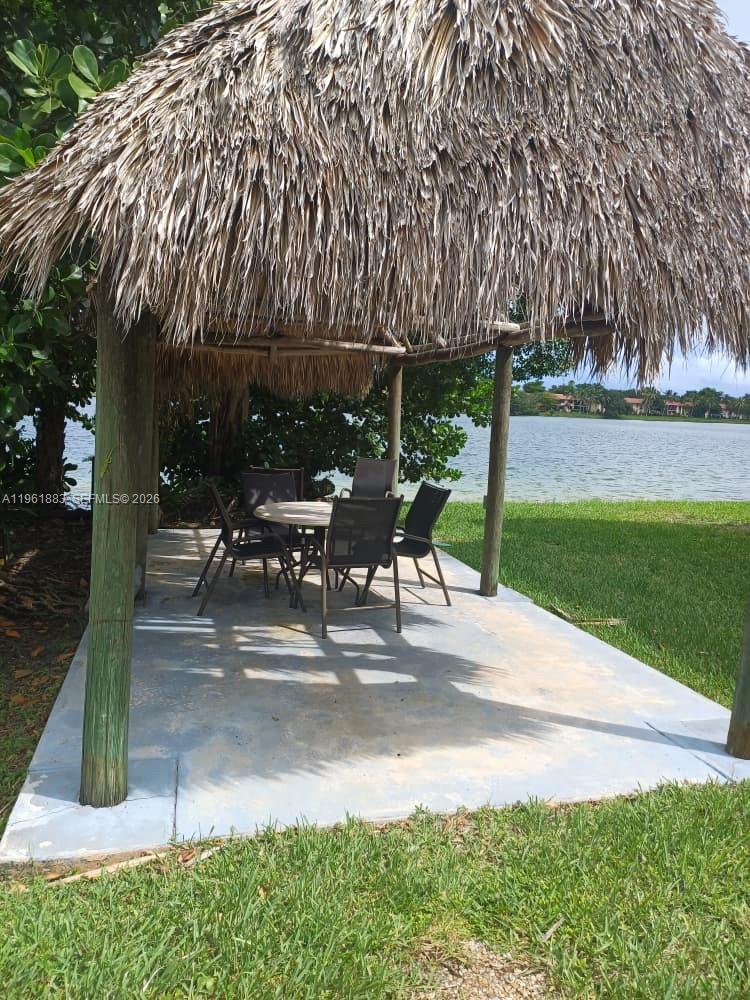 COCO WOOD CONDO - Residential