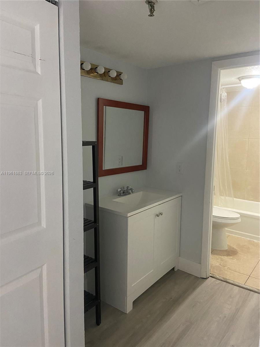 COCO WOOD CONDO - Residential