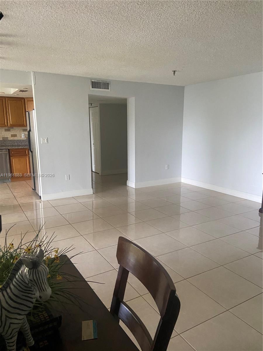 COCO WOOD CONDO - Residential