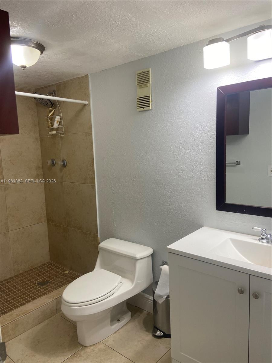 COCO WOOD CONDO - Residential