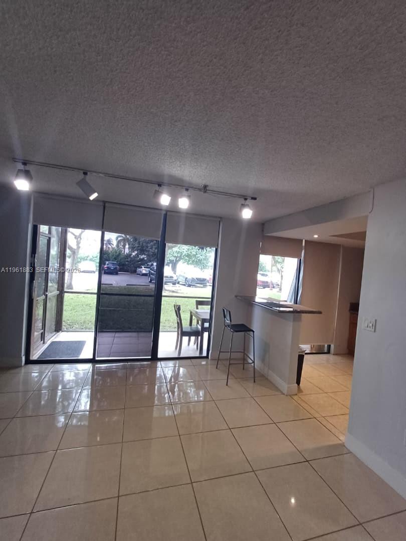 COCO WOOD CONDO - Residential