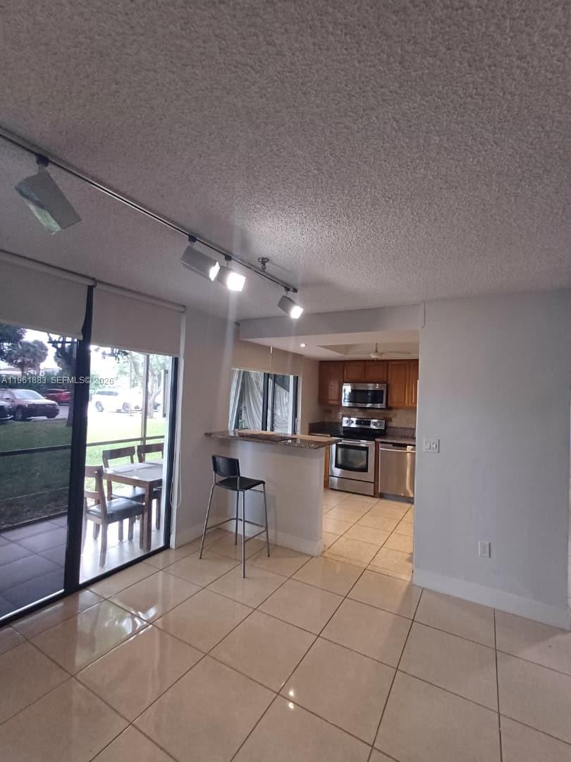 COCO WOOD CONDO - Residential