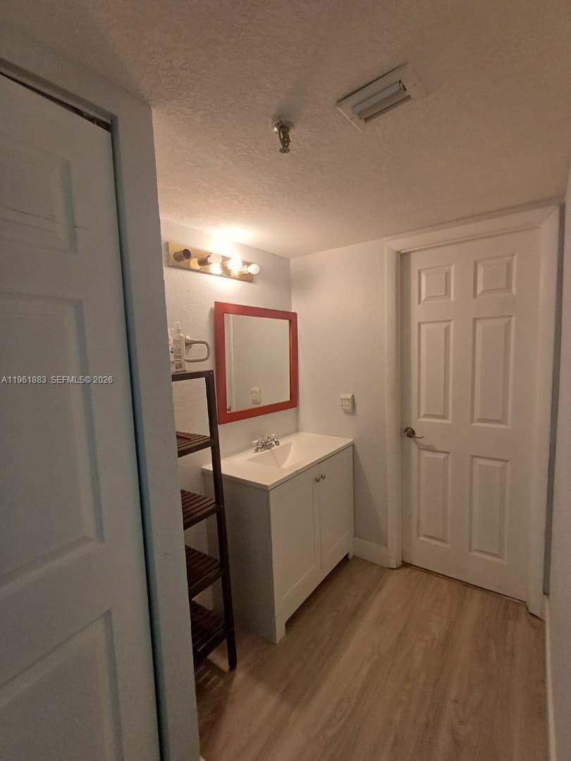 COCO WOOD CONDO - Residential