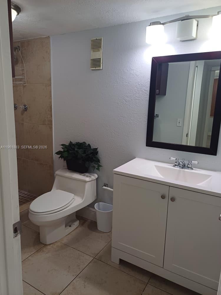 COCO WOOD CONDO - Residential
