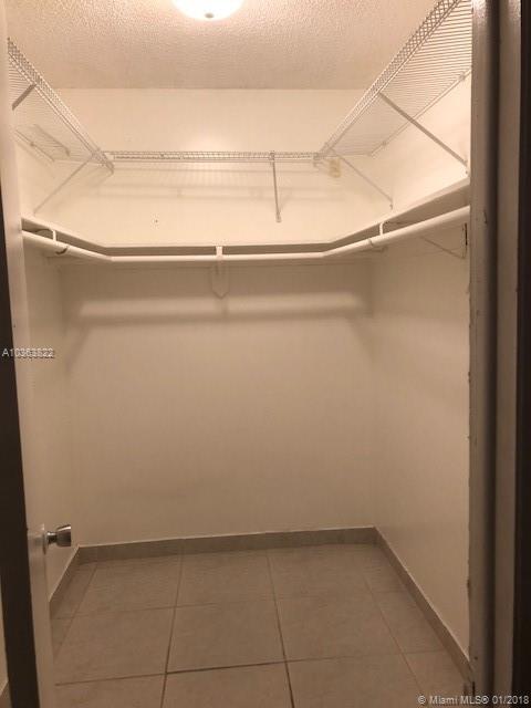 VENICE ISLE CONDO - Residential