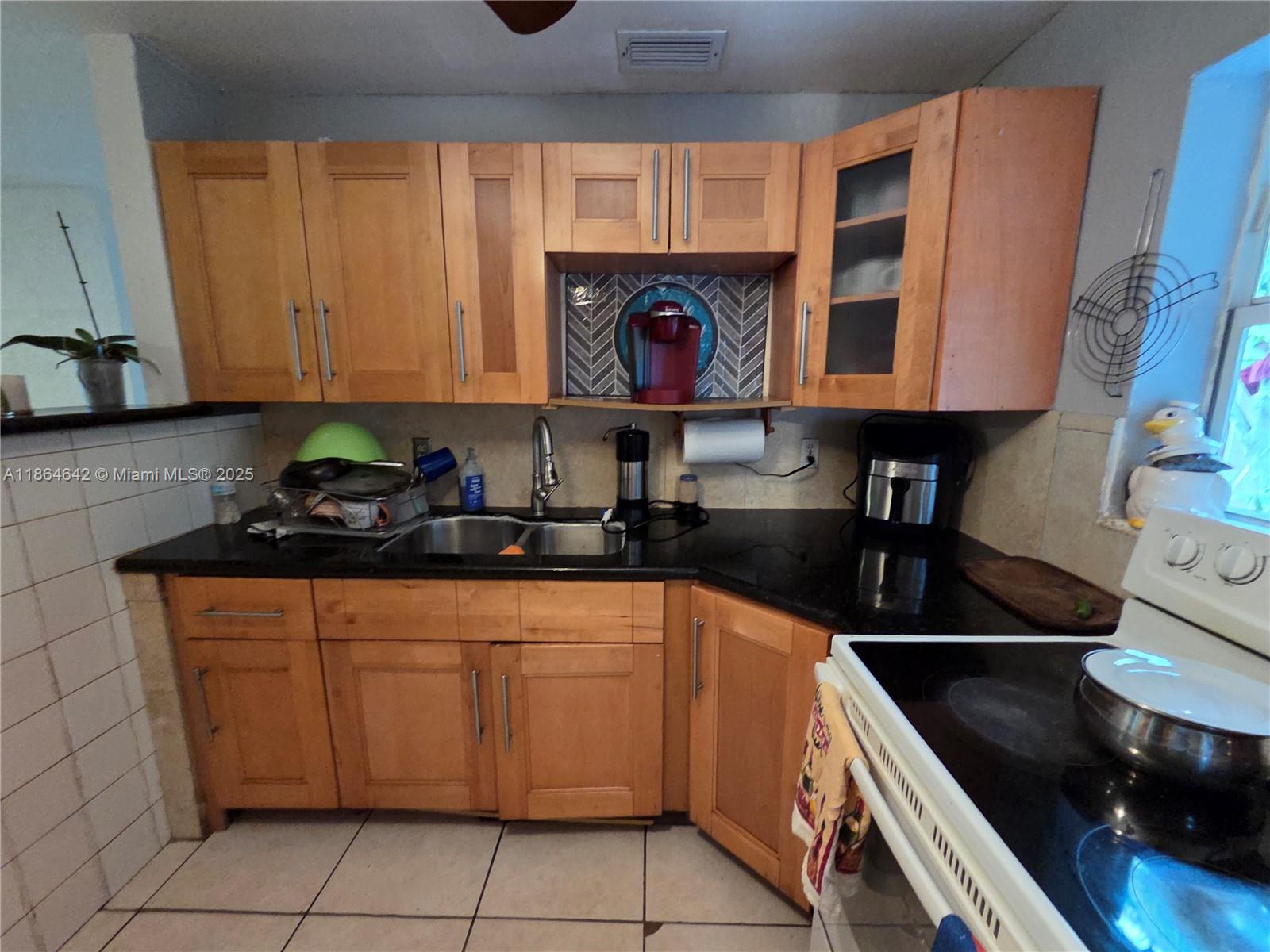 3433 SW 12th Pl