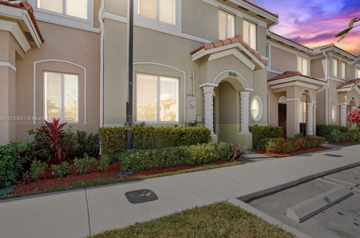 Rental Property at 1006 Se 23rd Ave 1006, Homestead, Miami-Dade County, Florida - Bedrooms: 4 
Bathrooms: 3  - $2,950 MO.
