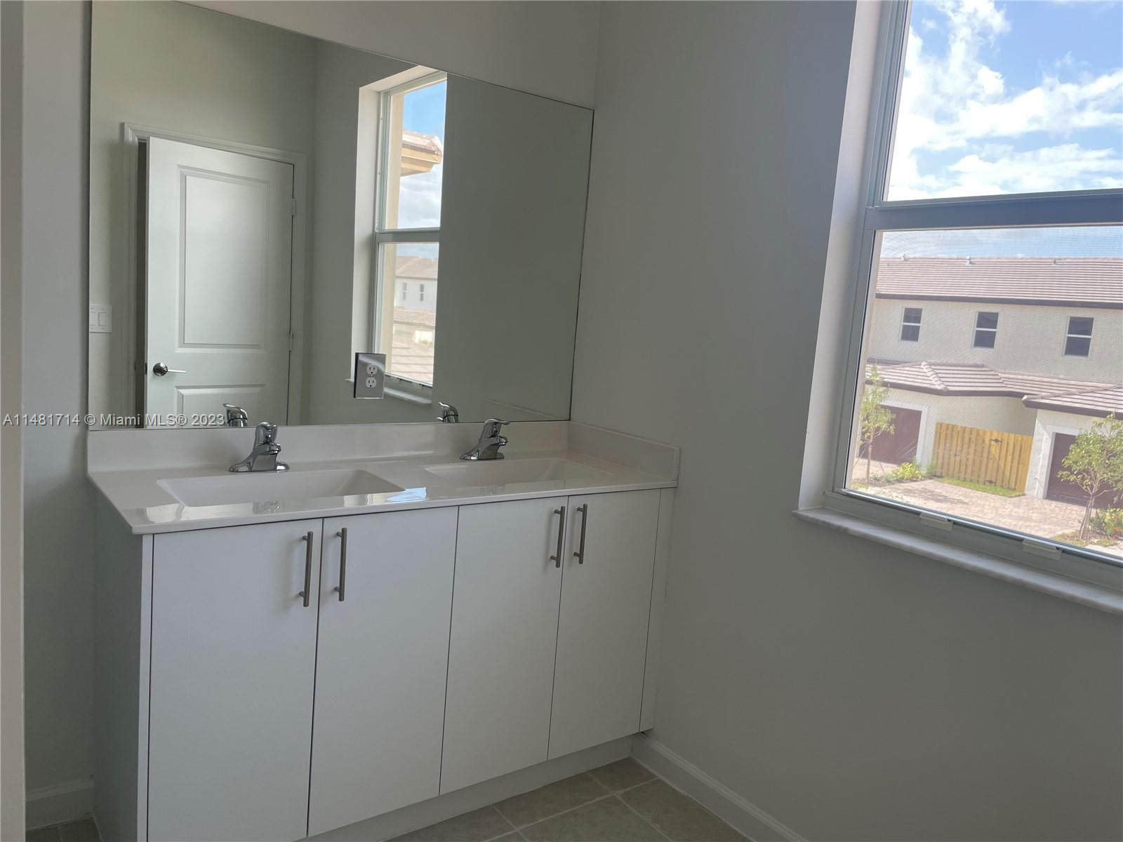 HARMONY PARC - Residential Lease