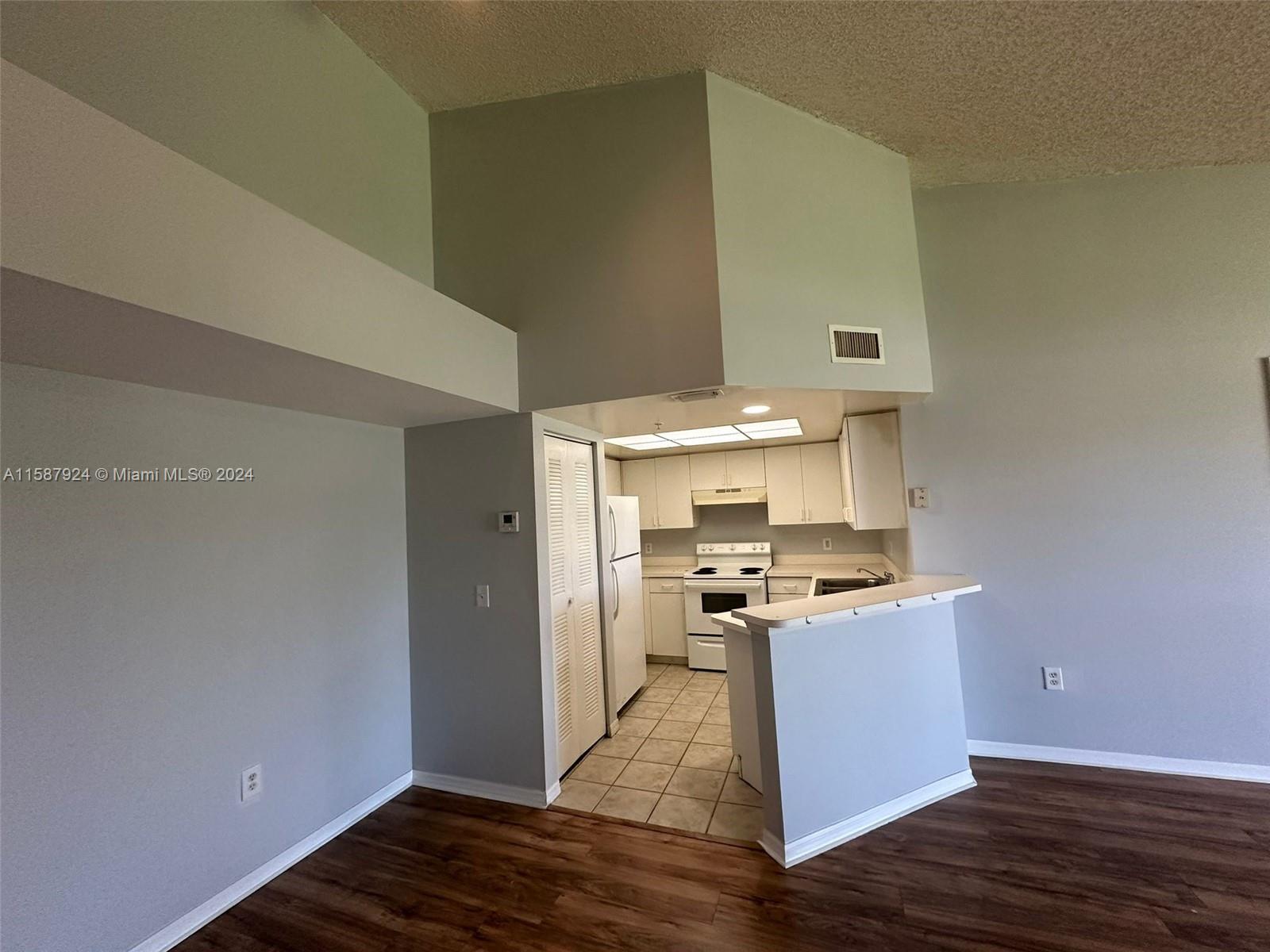 GRAND ISLES CONDO - Residential Lease