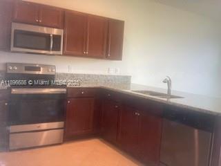 CHARLESTON COMMONS 2 - Residential Lease