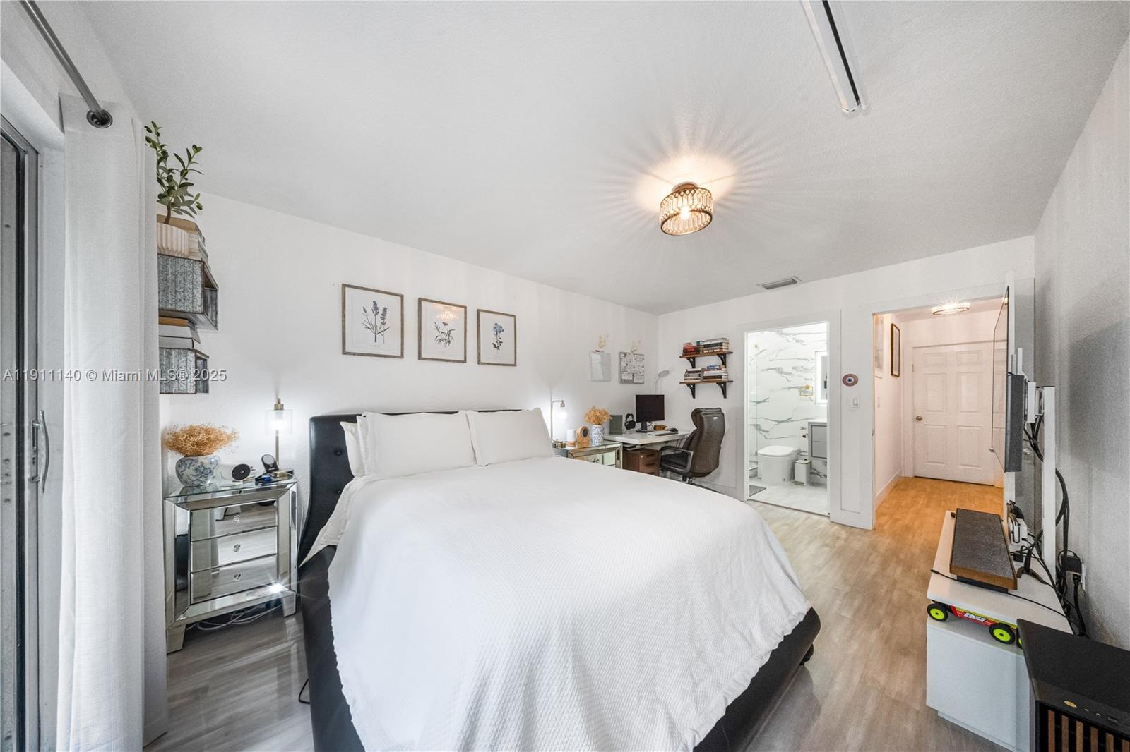 THE OAKS CONDO - Residential