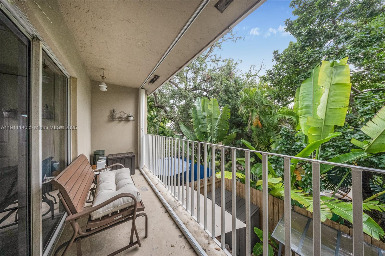 THE OAKS CONDO - Residential